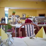 Ruzica- Glavna Zgrada I Depandanse Crikvenica