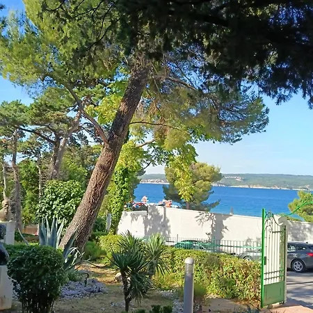 Otel Ruzica- Glavna Zgrada I Depandanse Crikvenica