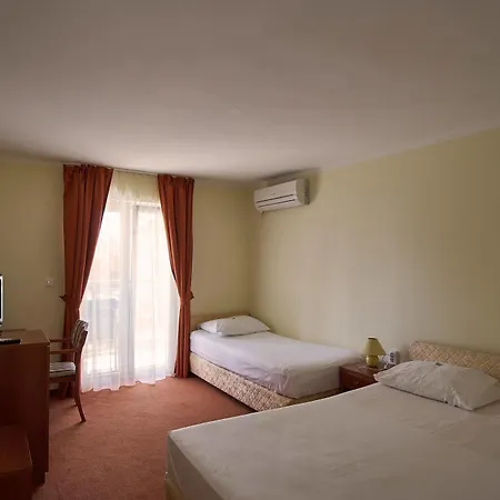 Ruzica- Glavna Zgrada I Depandanse Hotel 3*