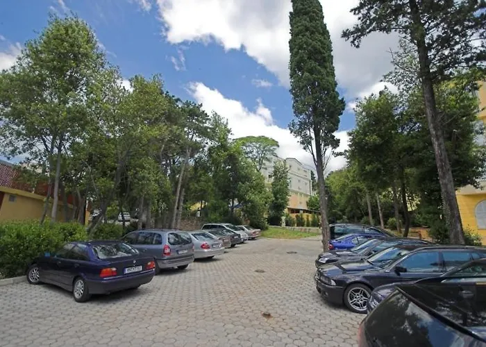 Otel Ruzica- Glavna Zgrada I Depandanse Crikvenica