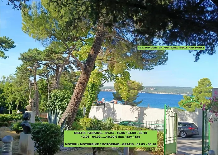 Ruzica- Glavna Zgrada I Depandanse Otel Crikvenica