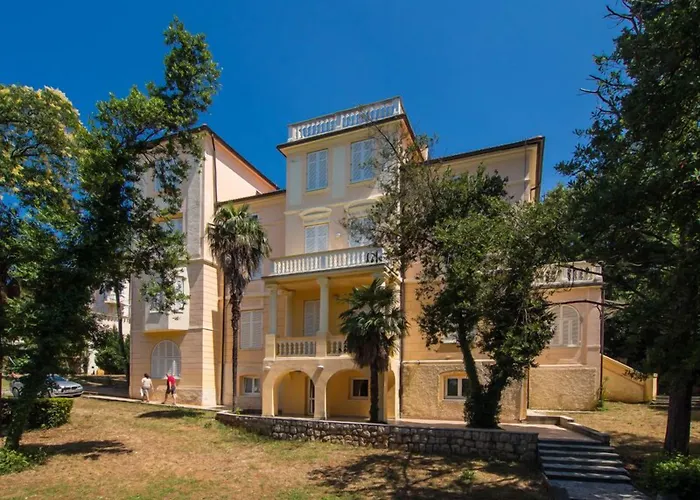 Ruzica- Glavna Zgrada I Depandanse Otel Crikvenica