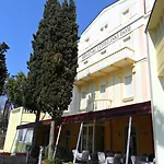 Ruzica- Glavna Zgrada I Depandanse
