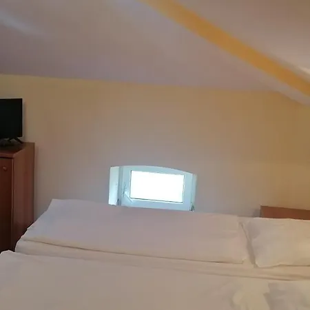 Ruzica- Glavna Zgrada I Depandanse Crikvenica