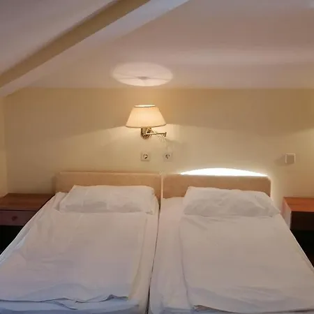 Ruzica- Glavna Zgrada I Depandanse Crikvenica