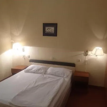 Ruzica- Glavna Zgrada I Depandanse Crikvenica