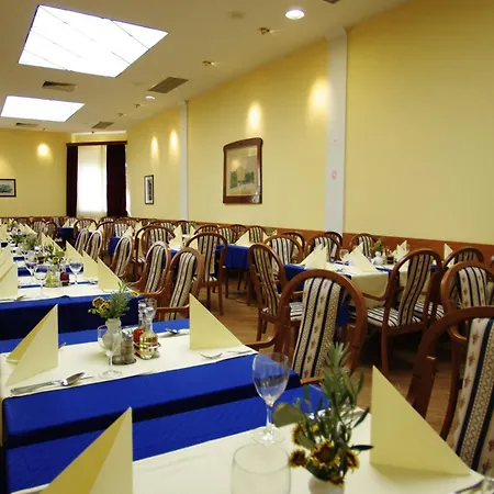 Ruzica- Glavna Zgrada I Depandanse