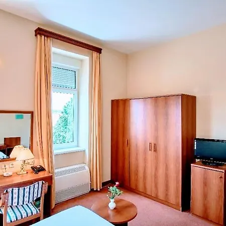 Ruzica- Glavna Zgrada I Depandanse Отель 3*