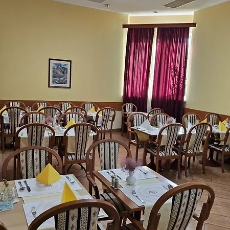 Ruzica- Glavna Zgrada I Depandanse Hotel