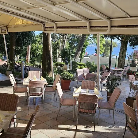 Ruzica- Glavna Zgrada I Depandanse Hotel Crikvenica