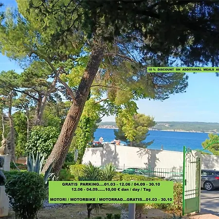 Ruzica- Glavna Zgrada I Depandanse Hotel Crikvenica