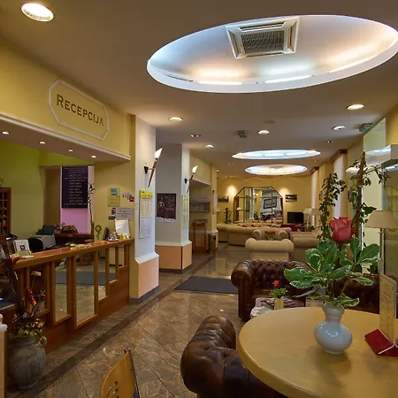 Ruzica- Glavna Zgrada I Depandanse