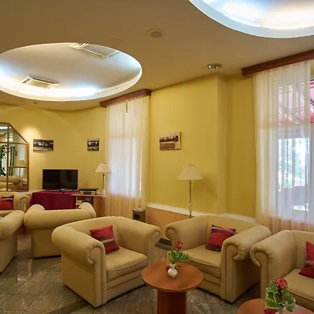 Ruzica- Glavna Zgrada I Depandanse Crikvenica