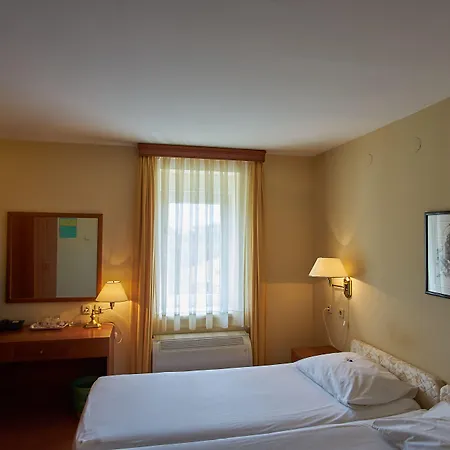 Hotel Ruzica- Glavna Zgrada I Depandanse