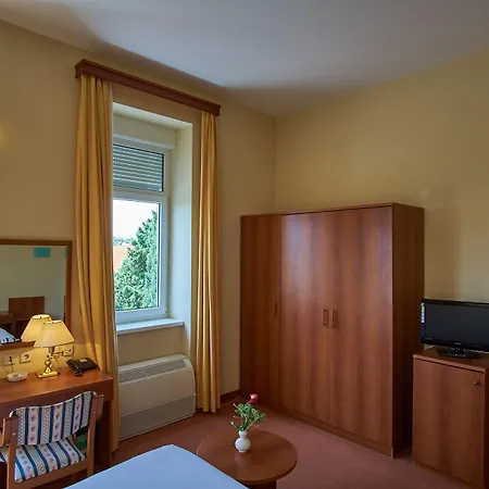 Ruzica- Glavna Zgrada I Depandanse