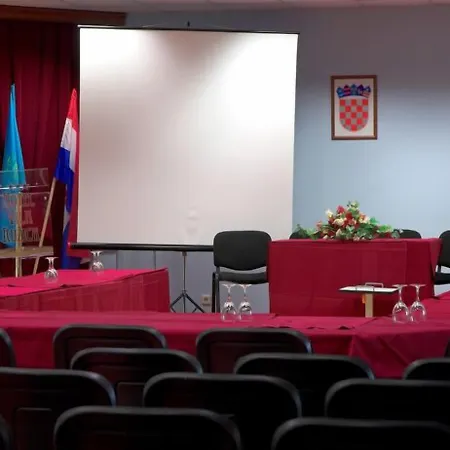 Ruzica- Glavna Zgrada I Depandanse 3* Crikvenica