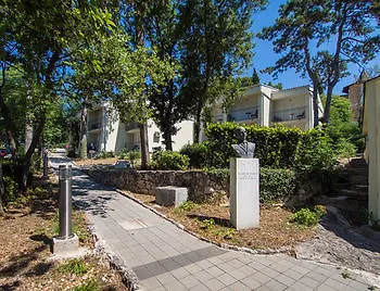 Ruzica- Glavna Zgrada I Depandanse Hotel 3*
