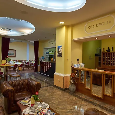 Ruzica- Glavna Zgrada I Depandanse Hotell 3*