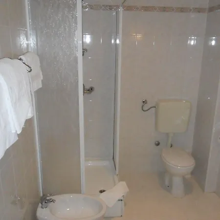 Ruzica- Glavna Zgrada I Depandanse 3* Crikvenica