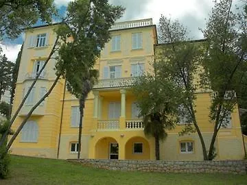 Ruzica- Glavna Zgrada I Depandanse Hotell Crikvenica