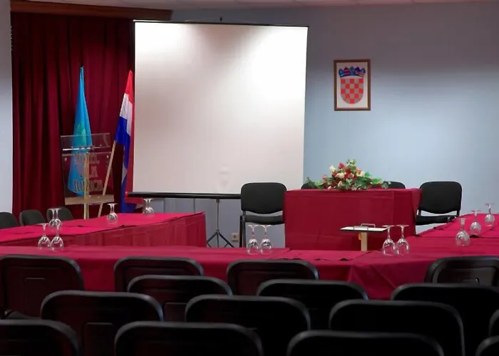 Ruzica- Glavna Zgrada I Depandanse 3* Crikvenica